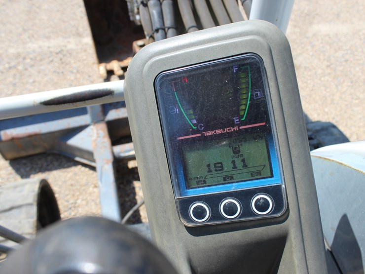 2018-takeuchi-tb260-image-20