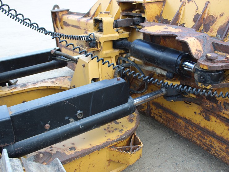 2020-caterpillar-d6n-lgp-image-7