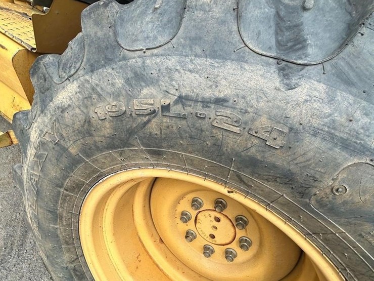 2006-caterpillar-416d-image-16
