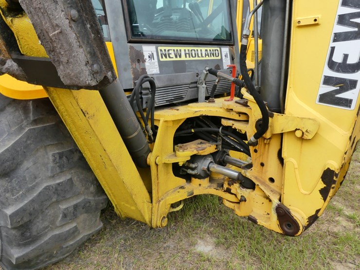 new-holland-b95b-image-7