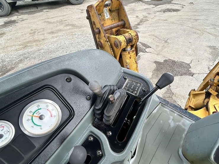 2006-caterpillar-416d-image-29