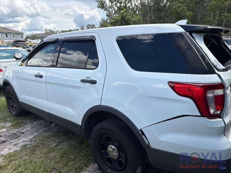 2017-ford-explorer-image-6