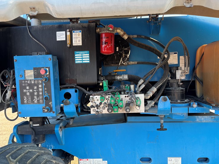 #2217-•-2012-genie-z80-manlift-image-9