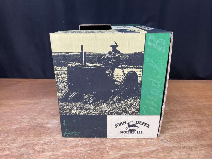 john-deere-b-image-4