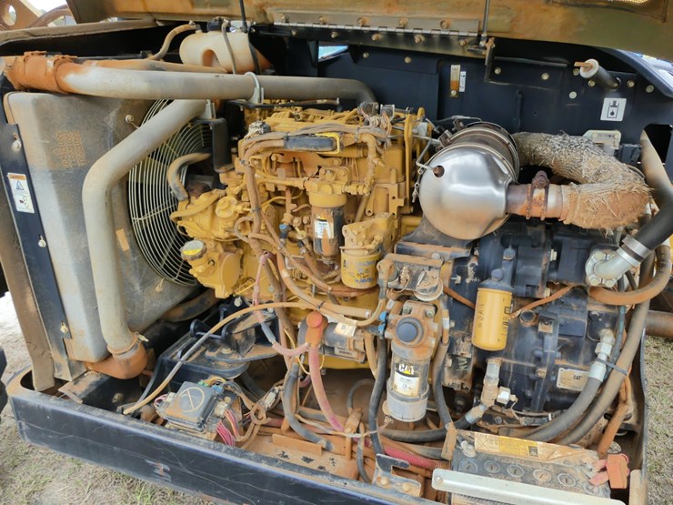 2016-caterpillar-tl642c-image-10