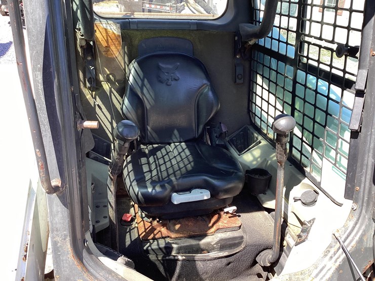 2013-bobcat-t770-image-21