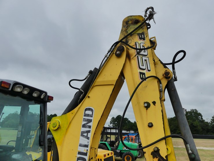 new-holland-b95b-image-5