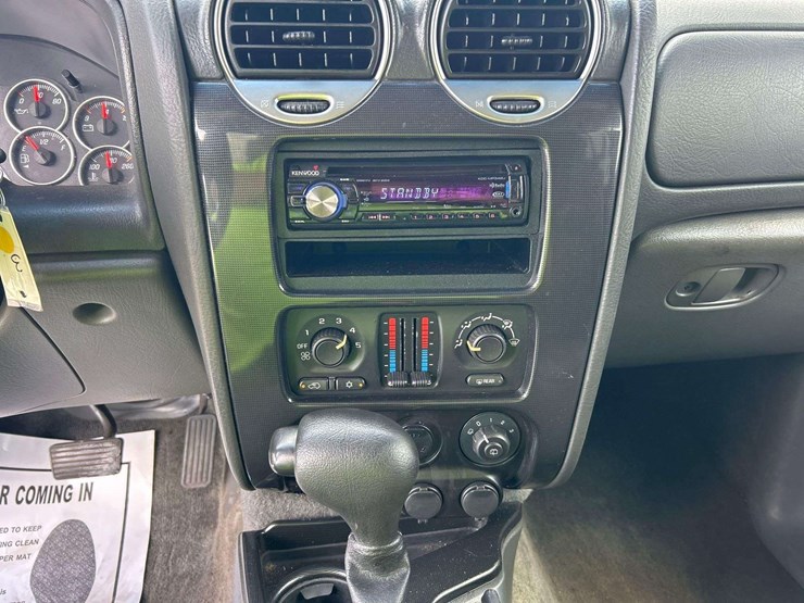 2004-gmc-envoy-image-14