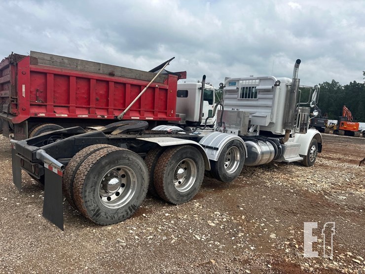 2012-peterbilt-367-image-4