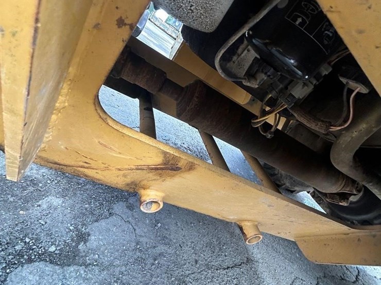 2006-caterpillar-416d-image-21