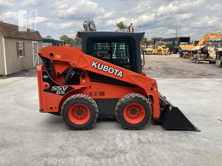 2018-kubota-ssv65-image-7