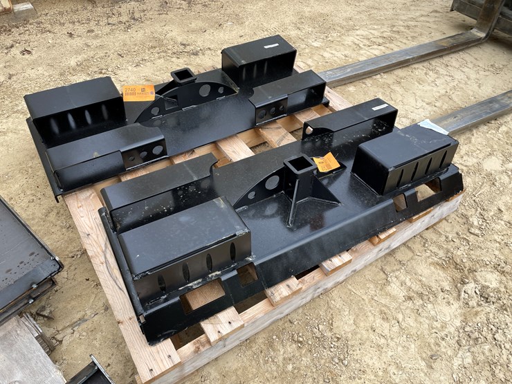 #2741-•-new-pinnacle-heavy-duty-do-all-receiver-hitch-skid-steer-plate-with-chain-buckets-image-3