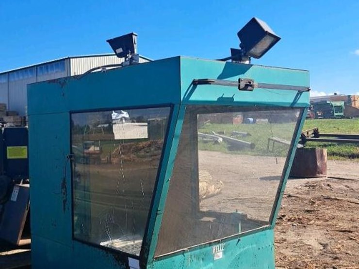 #276-•-helle-operators-cab*-image-5