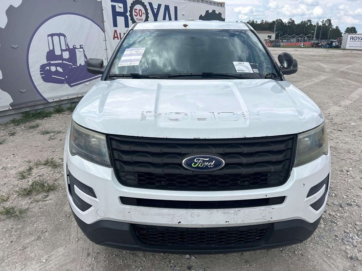 2017-ford-explorer-image-23