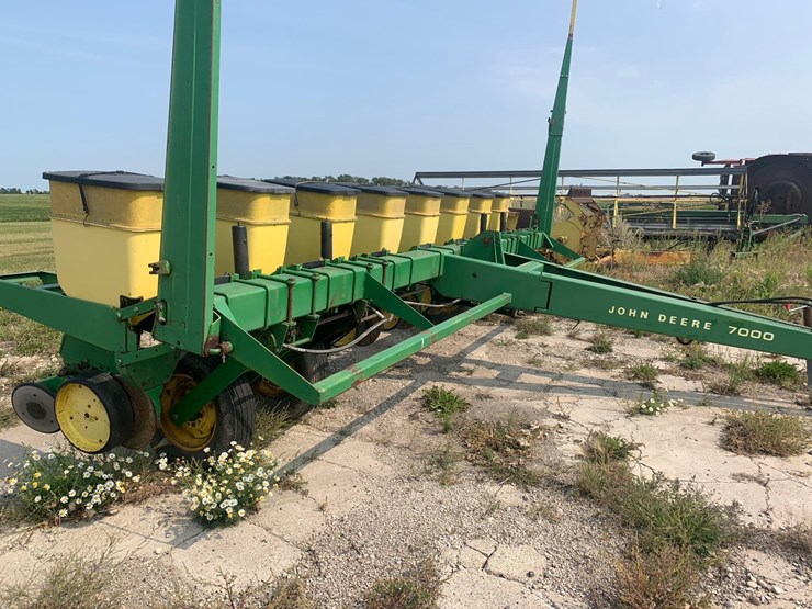 john-deere-7000-corn-planter-image-12