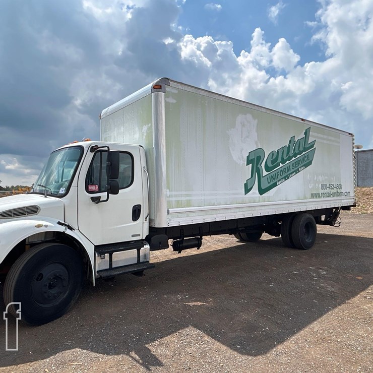 2005 FREIGHTLINER BUSINESS CLASS M2 106