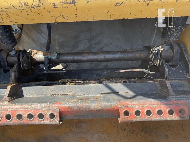 2016-caterpillar-259d-image-12