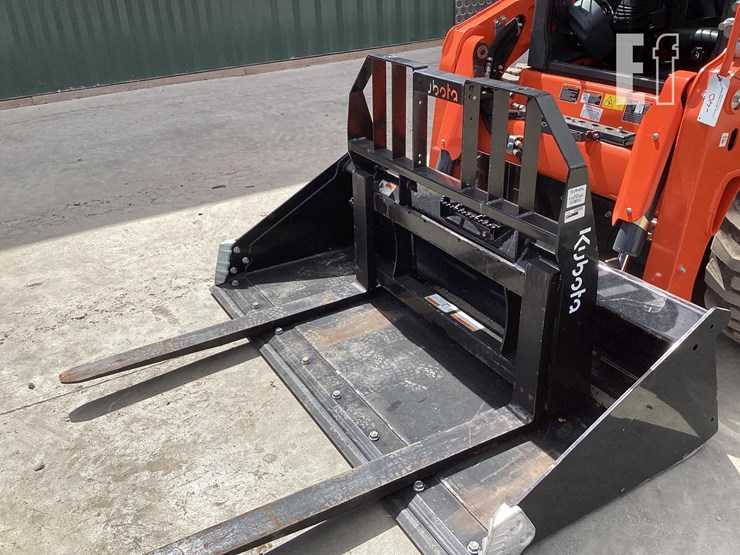 2023-kubota-ssv75-image-9