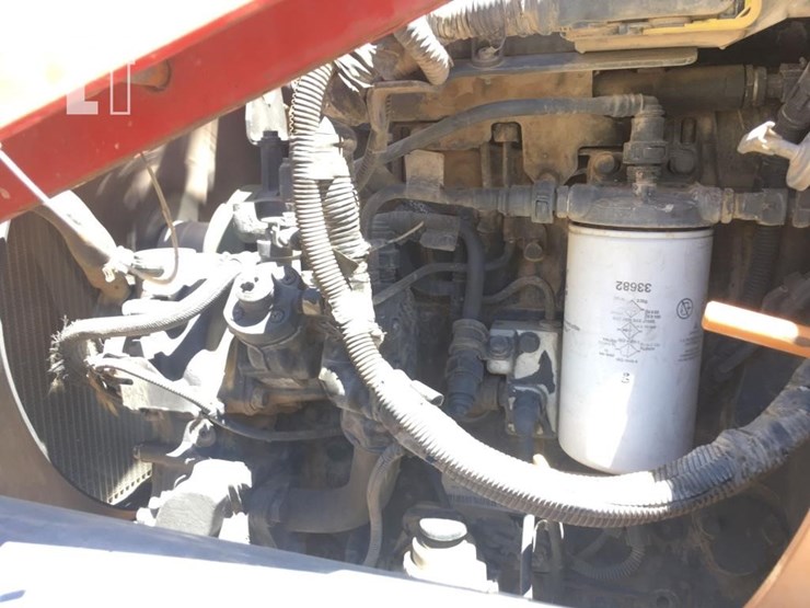 2013-case-570n-xt-image-10