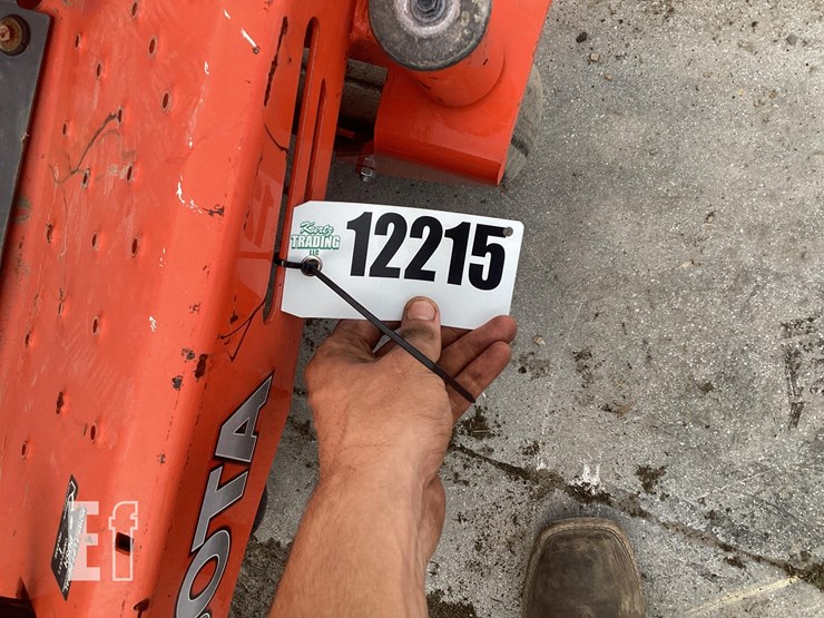 2018-kubota-z122e-image-17