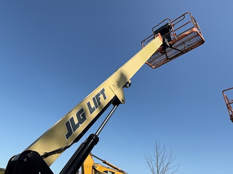 jlg-400s-image-10