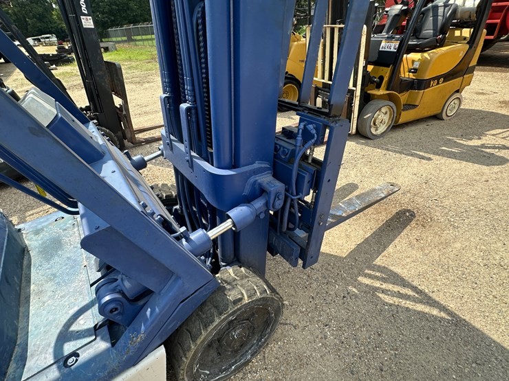 #2077-•-komatsu-fg305t11,-forklift-image-26