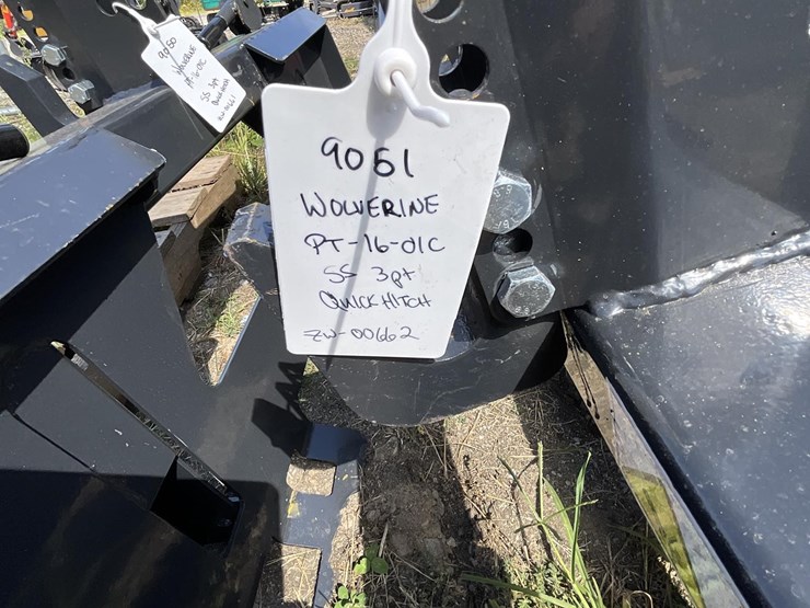 wolverine-pt-16-01c-skid-steer-3-pt-quick-attach-adapter-image-2