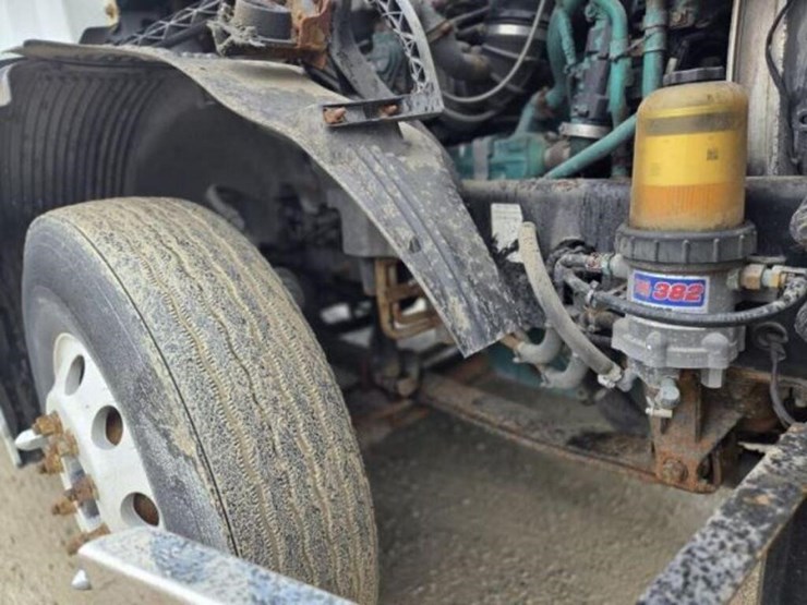 2012-volvo-d13-t/a-hiway-tractor---day-cab-4v4nc9e-image-27