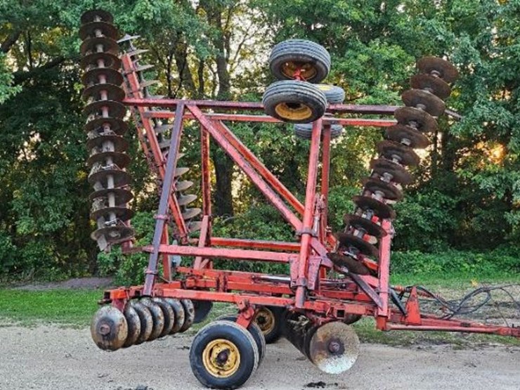 massey-ferguson-820-image-12