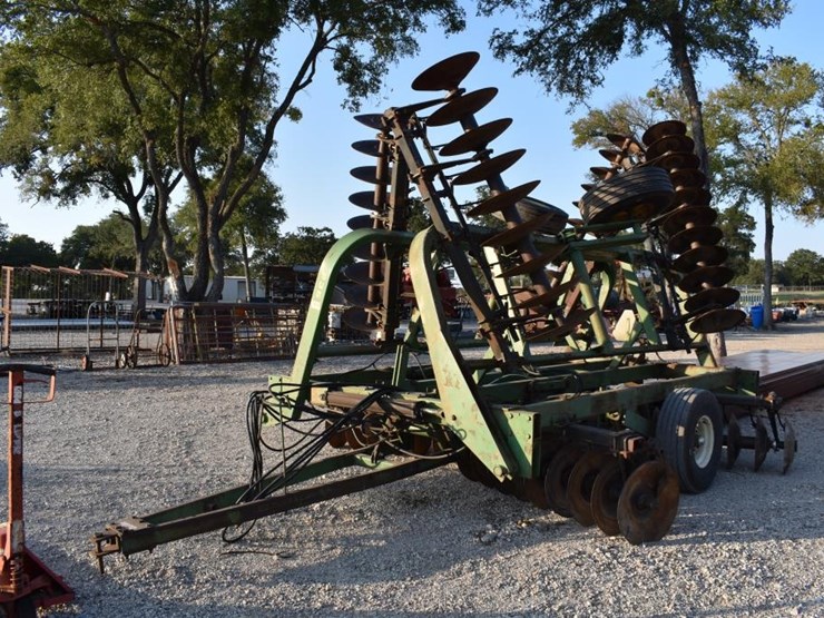 john-deere-235-image-6