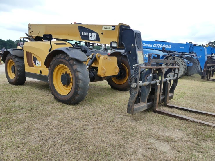 2016-caterpillar-tl642c-image-3