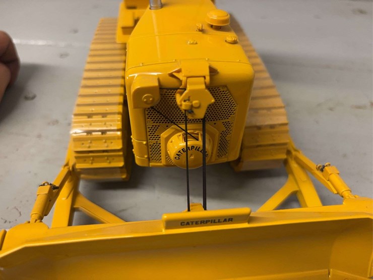 caterpillar-d9-image-14