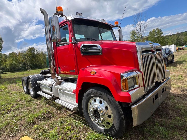 2017-western-star-4700sf-image-3