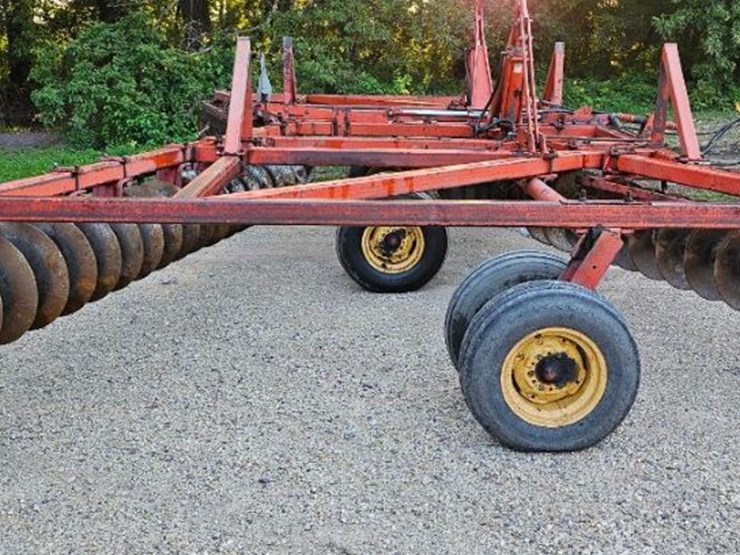 massey-ferguson-820-image-18