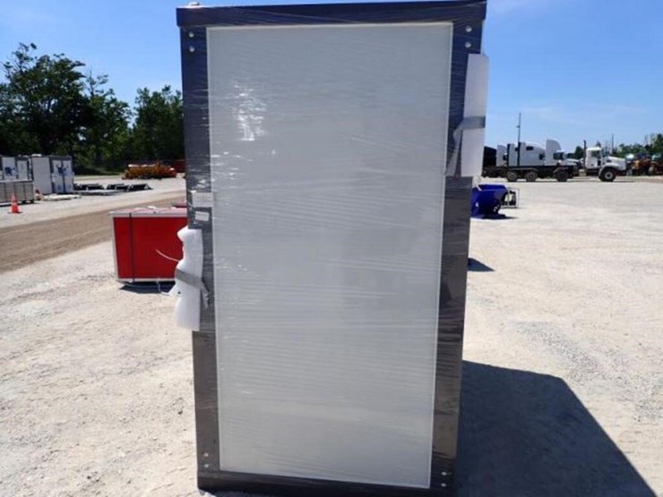 unused-bastone-portable-restroom-image-8