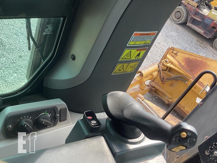 2018-caterpillar-d7e-image-22