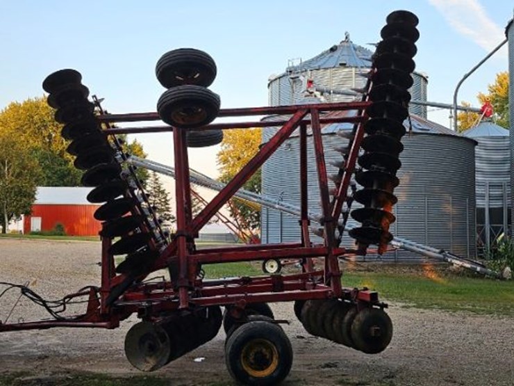 massey-ferguson-820-image-11