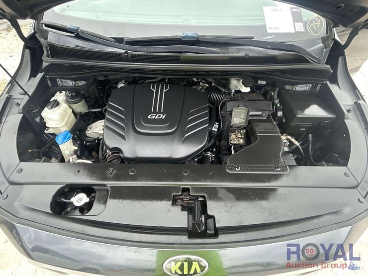 2015-kia-sedona-image-7