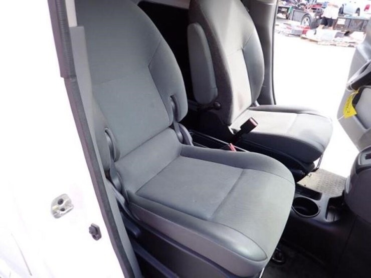 2019-nissan-nv200-image-36