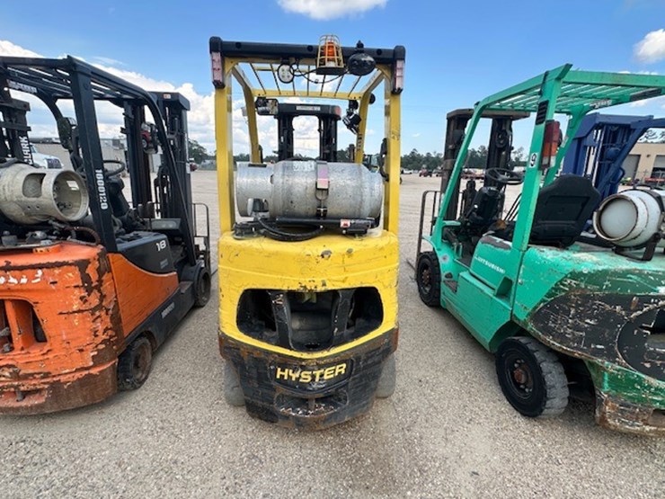 #2083-•-2019-hyster-50-port-forklift-image-6