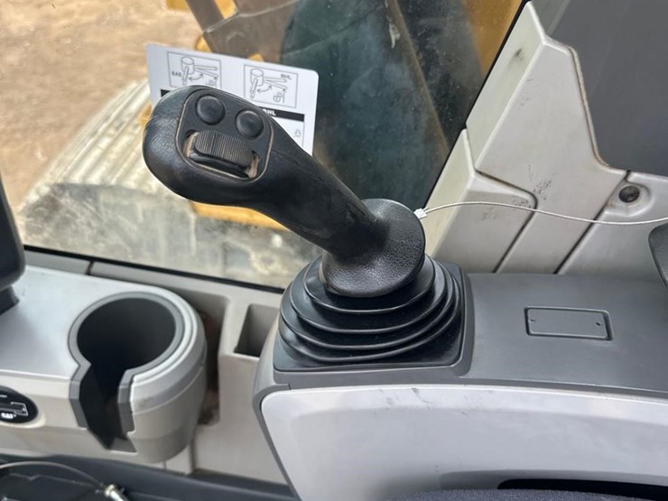 2018-caterpillar-325flcr-image-30