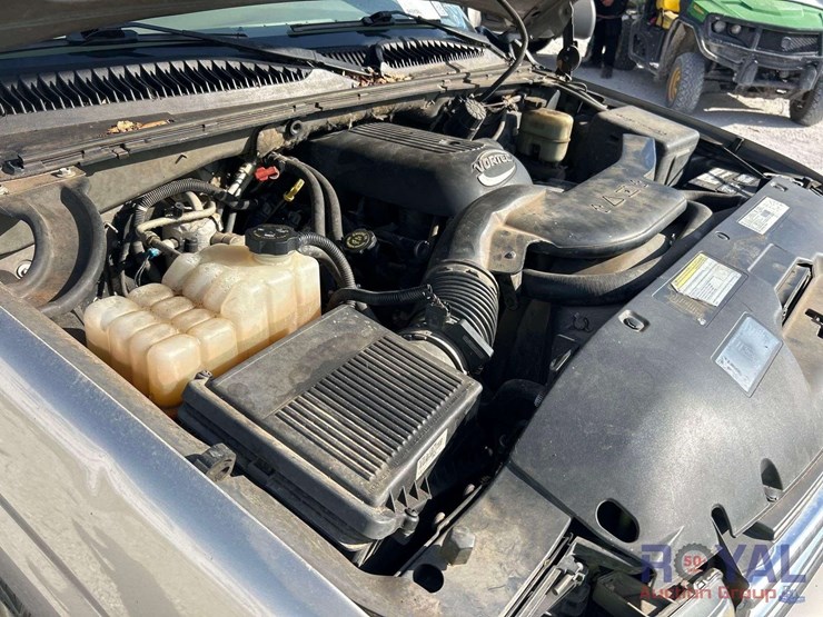2001-chevrolet-suburban-image-9