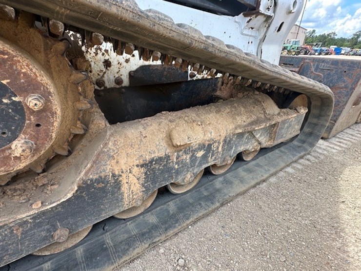 2015-bobcat-t750-image-29