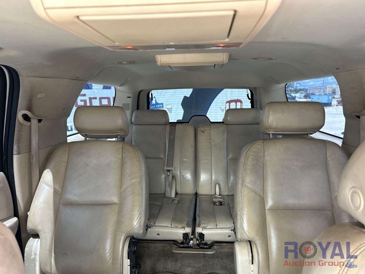 2008-cadillac-escalade-esv-image-16