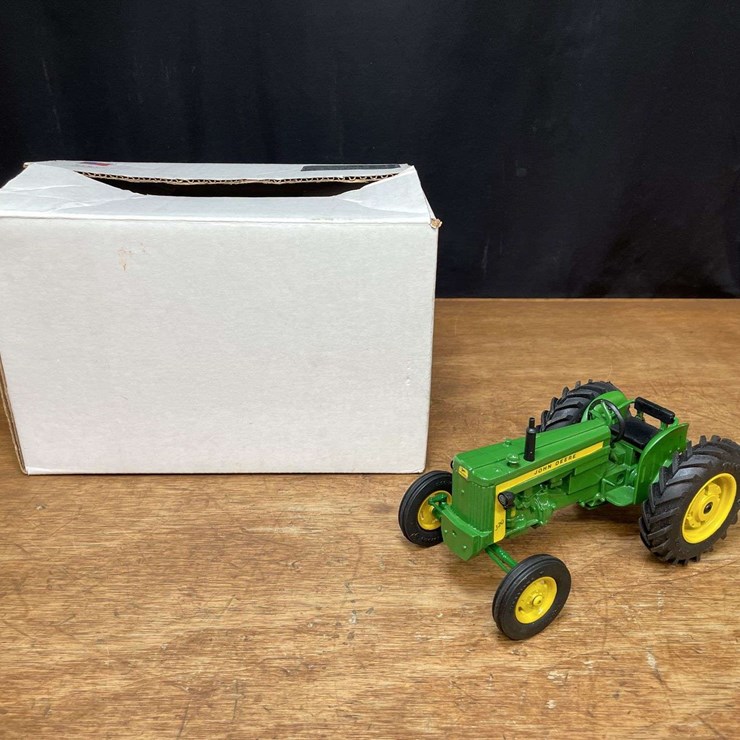 JOHN DEERE 320