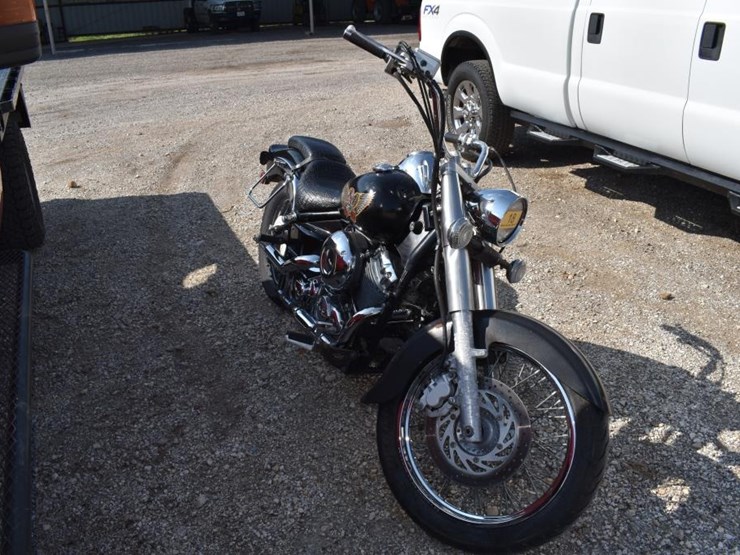 2011-yamaha-650-motor-bike-(vin-#-jyavm01e9ba137774)-(showing-appx-6,149-mi-image-2