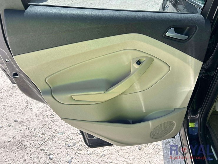2014-ford-escape-image-18