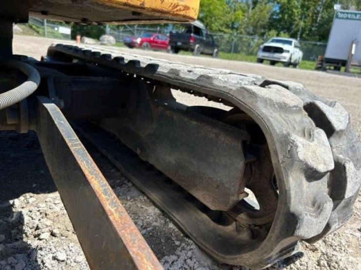 2015-deere-17g-image-29