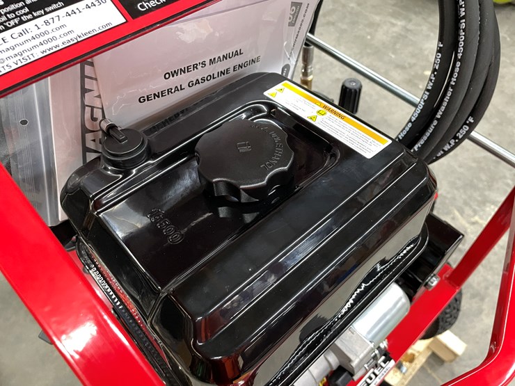 #2752-•-new-magnum-4000-hot-water-pressure-washer-image-10