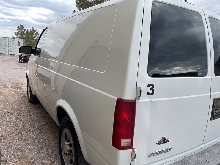2004-chevrolet-astro-image-4